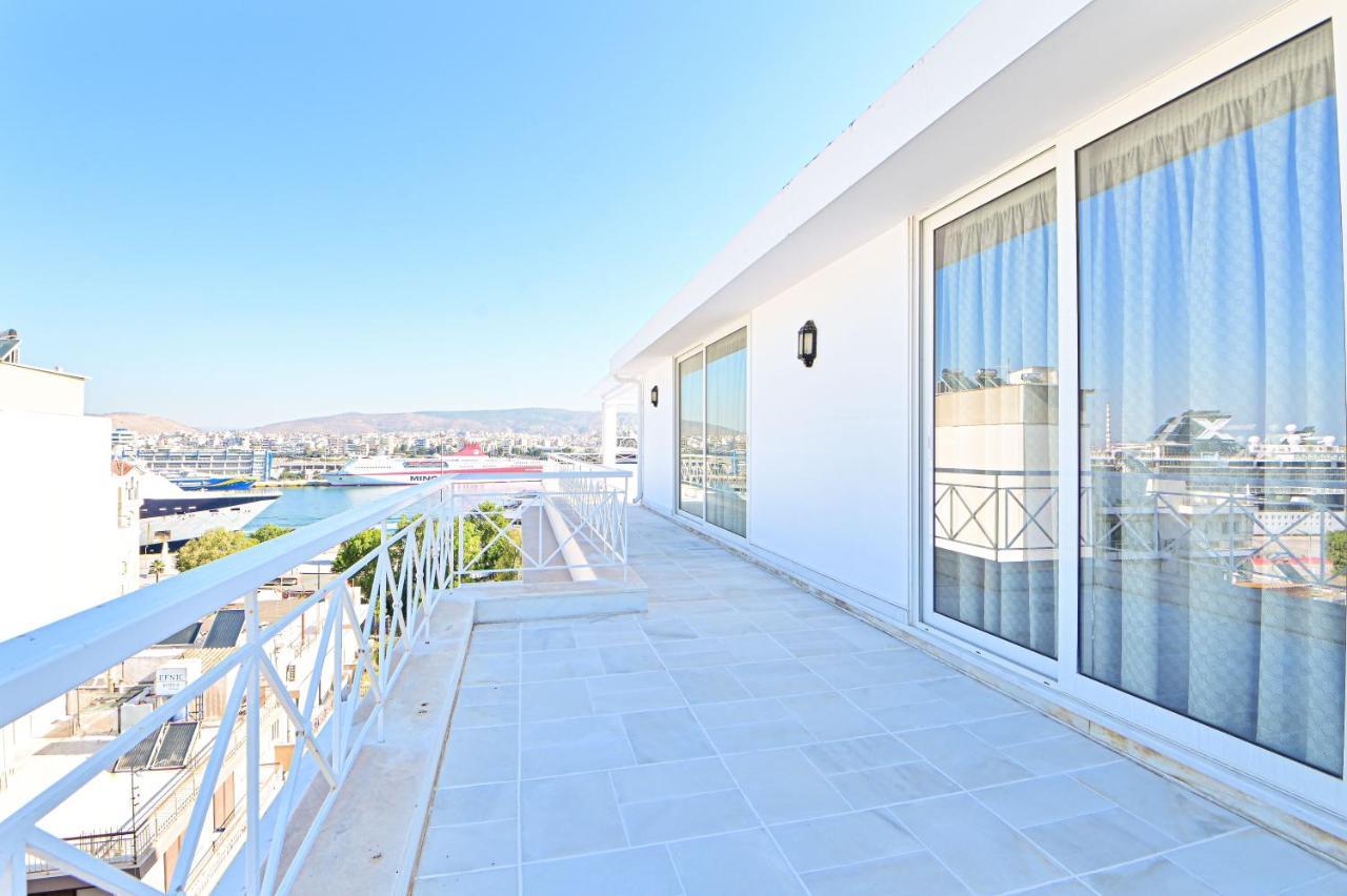 Charming Apartment With A Sea View Terrace พีเรียส ภายนอก รูปภาพ