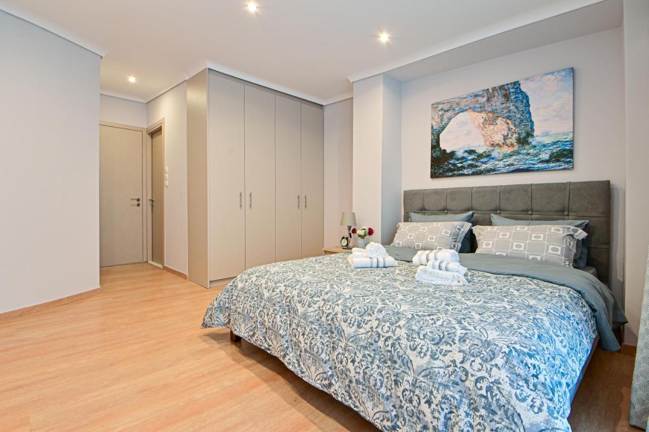 Charming Apartment With A Sea View Terrace พีเรียส ภายนอก รูปภาพ